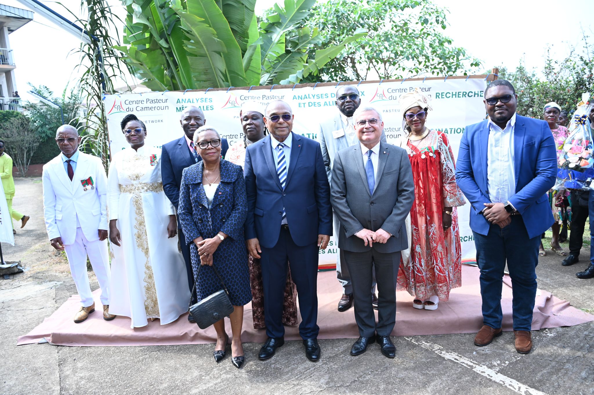 Aux Pasteuriens méritants, la République reconnaissante