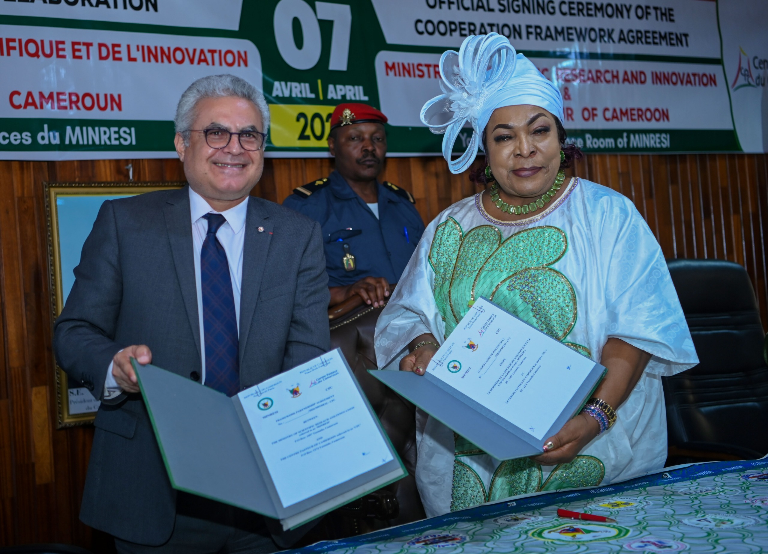 Un accord-cadre entre le MINRESI et le Centre Pasteur du Cameroun au service de la recherche et de la santé publique