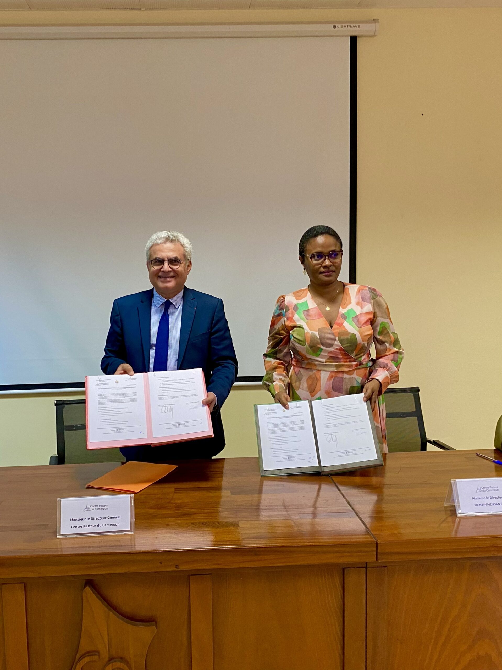 Le Centre Pasteur du Cameroun transfère officiellement la plateforme numérique PLaCARD au Ministère de la Santé Publique